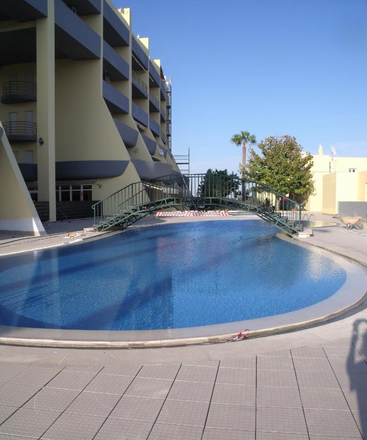 Sun & Sea, Meia Praia לאגוּ‏ש מראה חיצוני תמונה