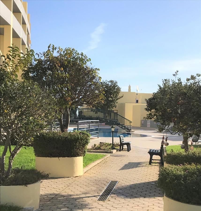 Sun & Sea, Meia Praia לאגוּ‏ש מראה חיצוני תמונה