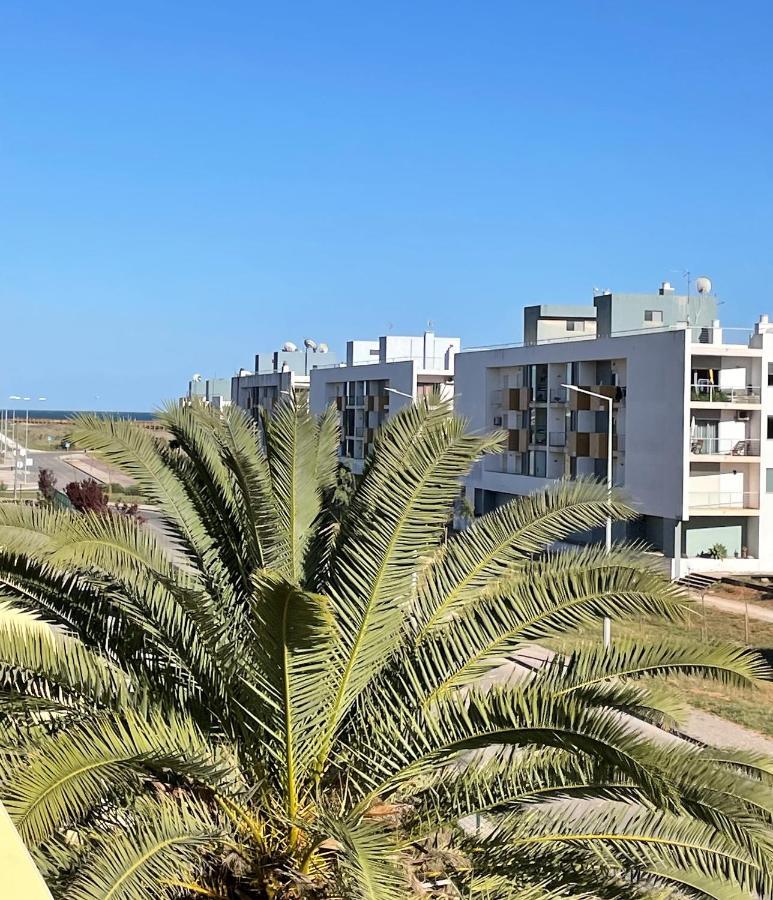 Sun & Sea, Meia Praia לאגוּ‏ש מראה חיצוני תמונה